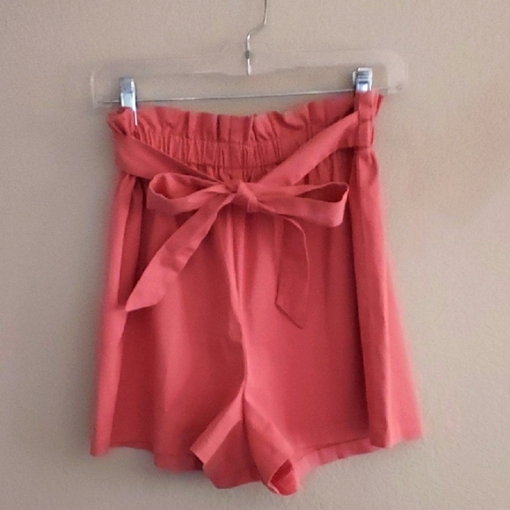 Wild Fable Women's Paper Bag Waist Tie-Waist Shorts Size M Salmon Color